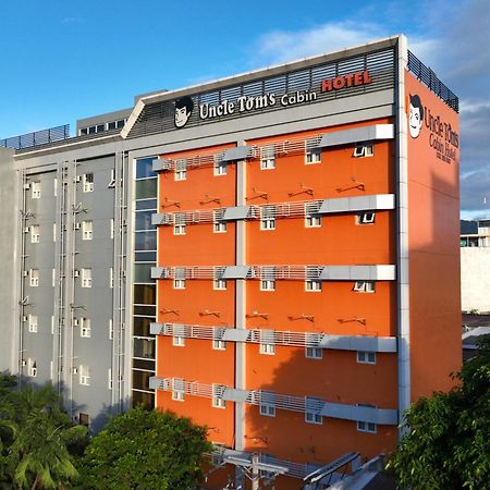 Cebu Uncle Tom'S Cabin Hotel Powered By Cocotel Exterior photo